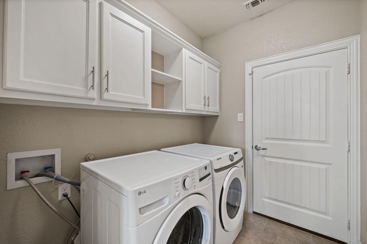 Sw 15th St - Photo 2 of 24