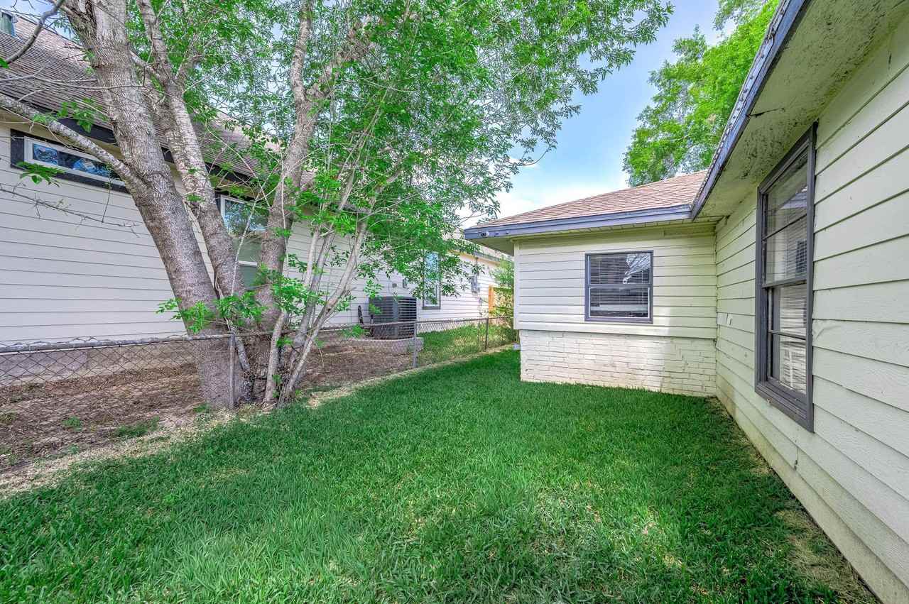 Phlox St - Photo 2 of 21