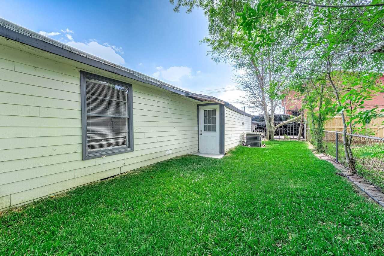 Phlox St - Photo 4 of 21