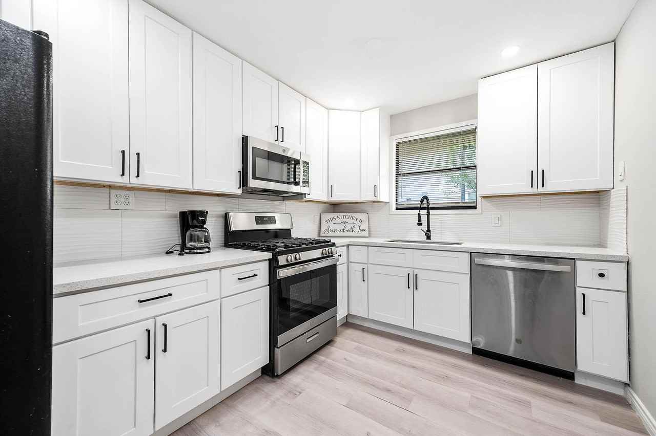 Phlox St - Photo 7 of 21