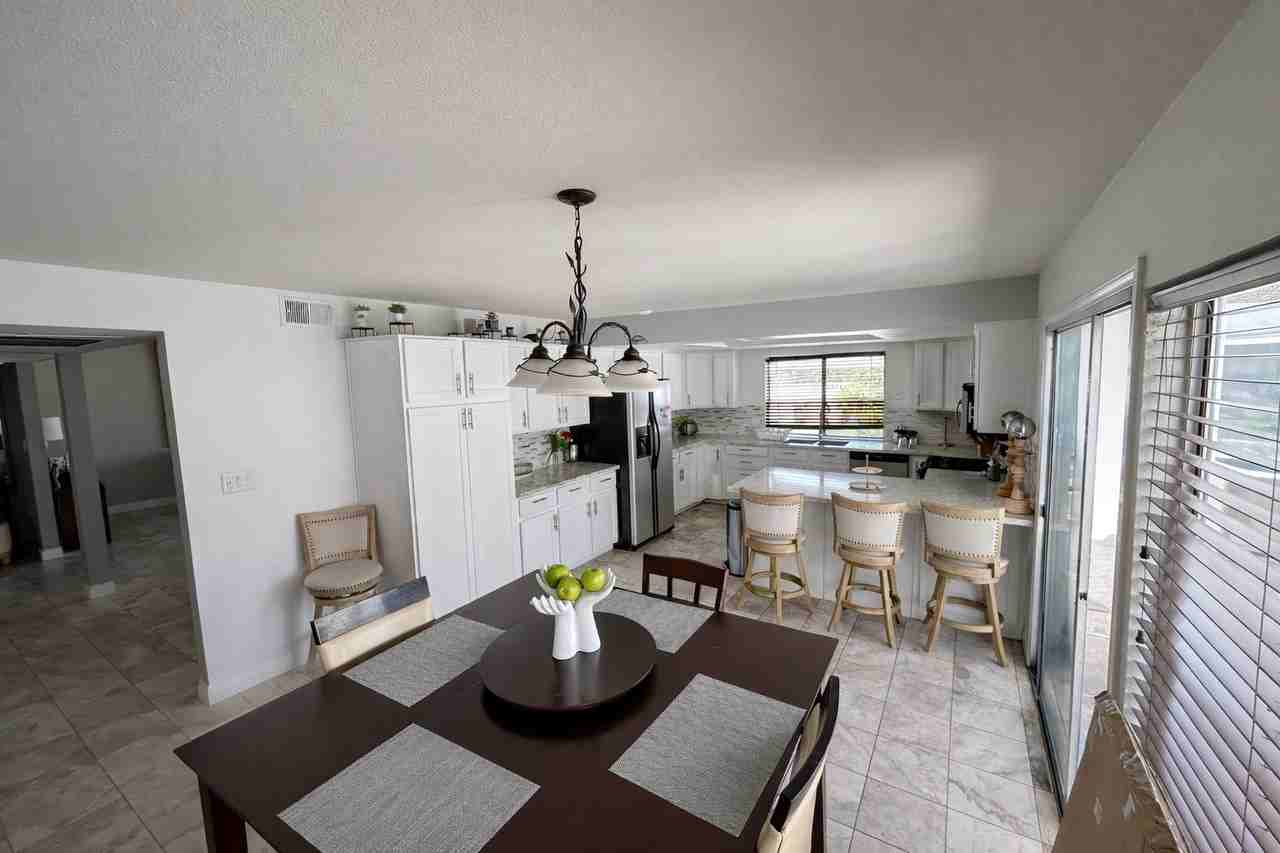 Topaz Ct - Photo 2 of 6