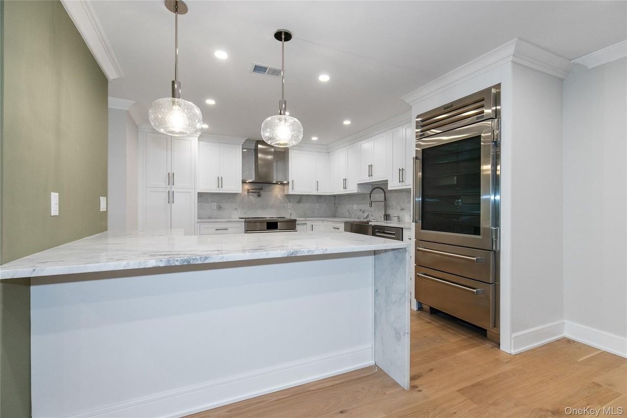 18 Acorn Ponds Dr - Photo 6 of 26