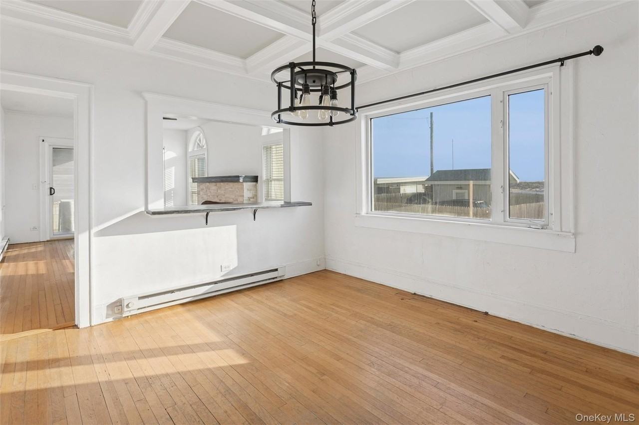 23 Troy Ave #1stFL - Photo 3 of 10