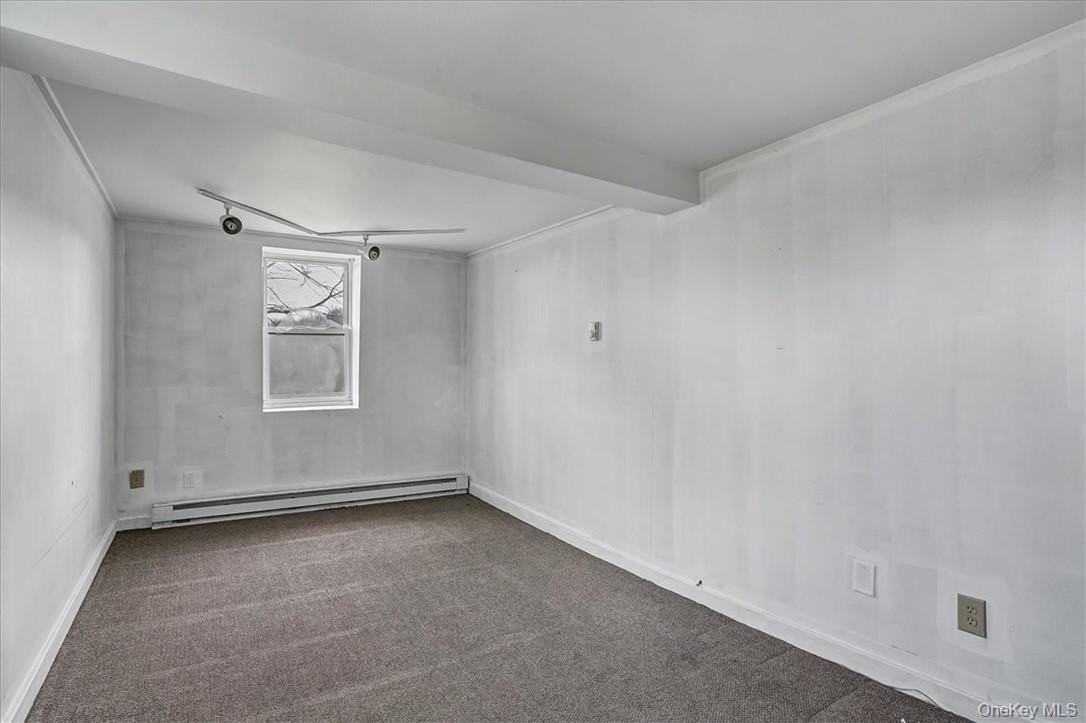 492 Black Meadow Rd Apt A - Photo 6 of 18