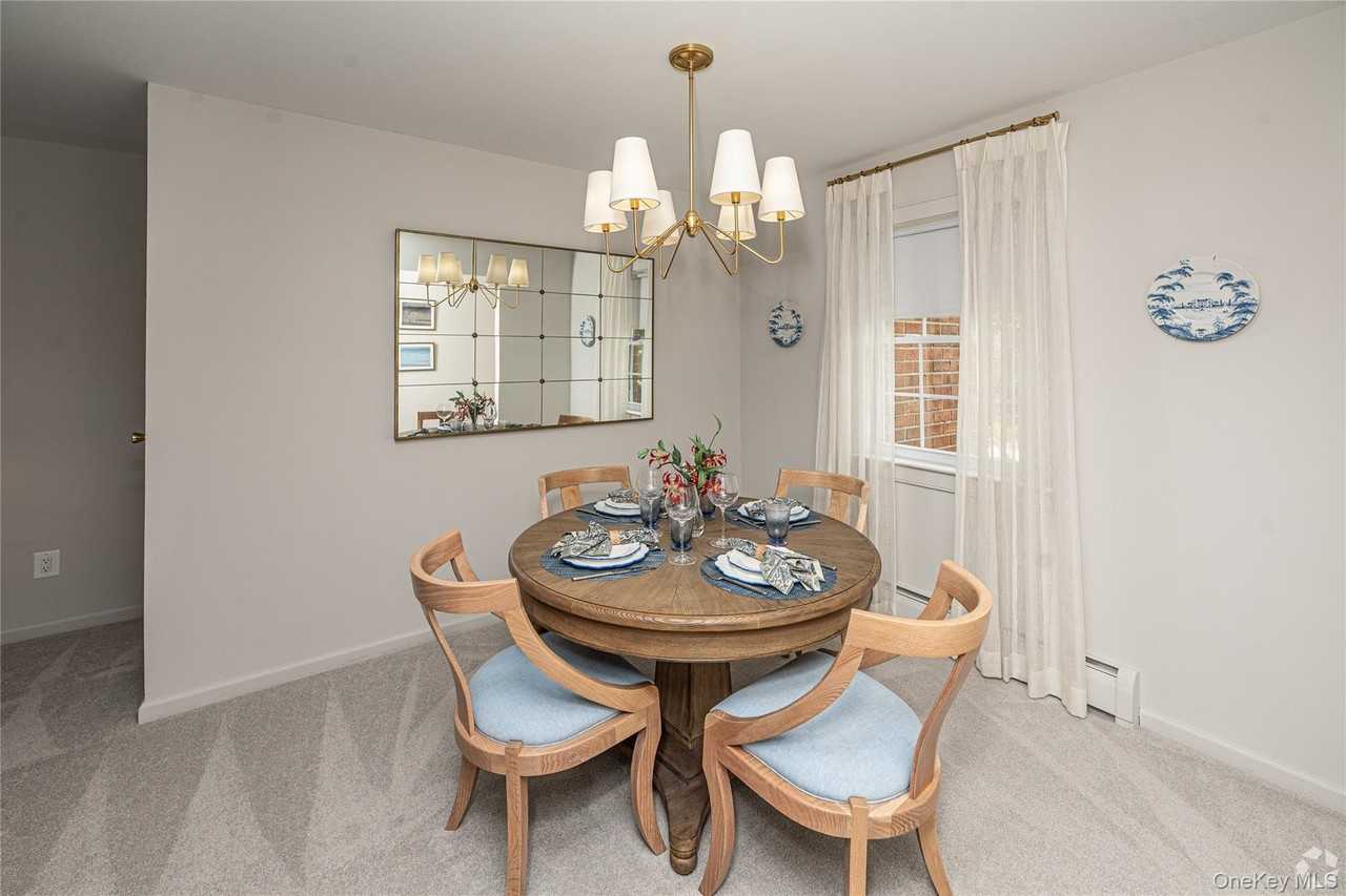 246 Captains Dr - Photo 4 of 12