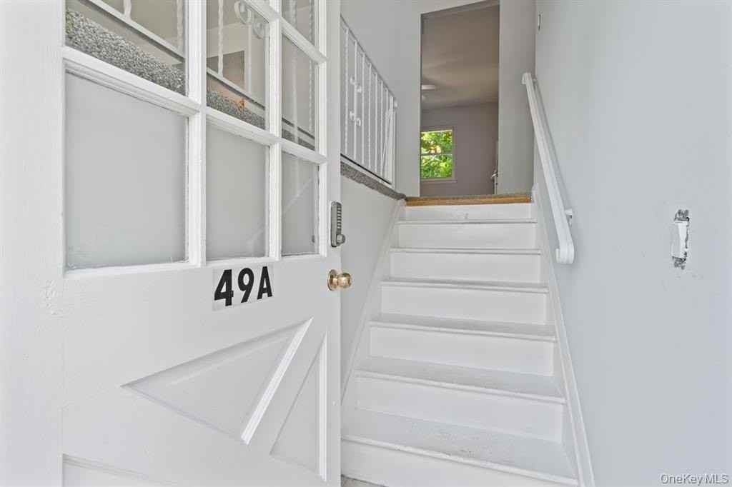 49 Georgia St Unit A - Photo 3 of 17