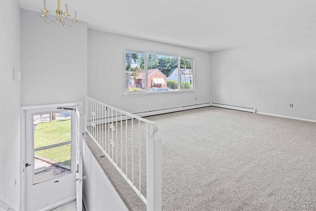 49 Georgia St Unit A - Photo 4 of 17