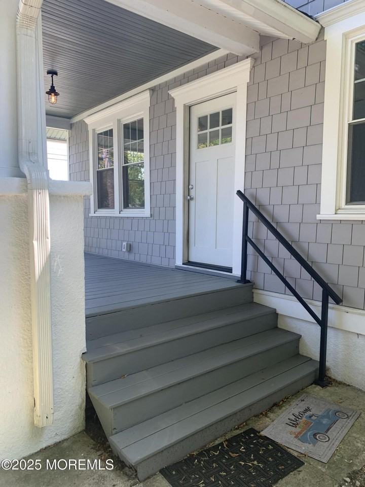 1000 Sewall Ave - Photo 2 of 17