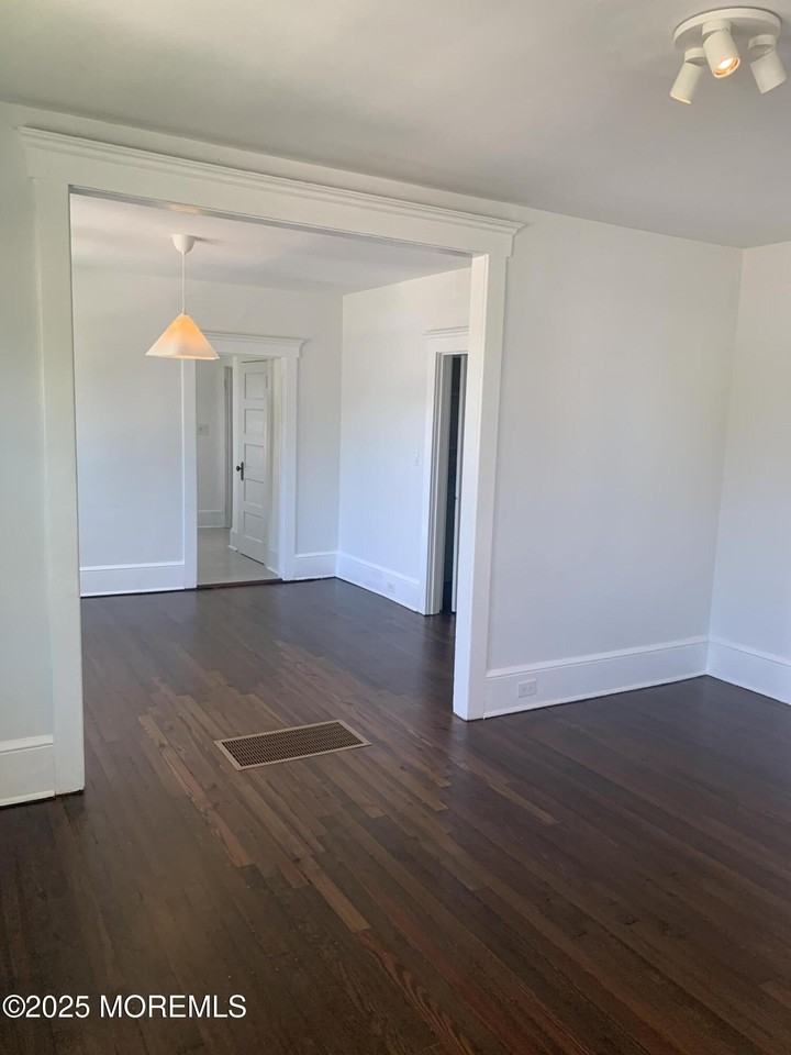 1000 Sewall Ave - Photo 5 of 17