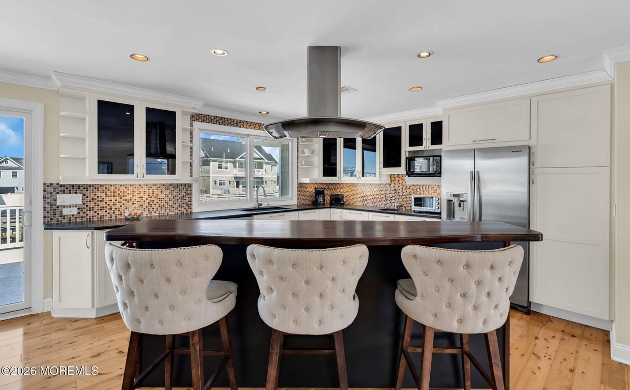 326 Cutter Ln - Photo 7 of 35