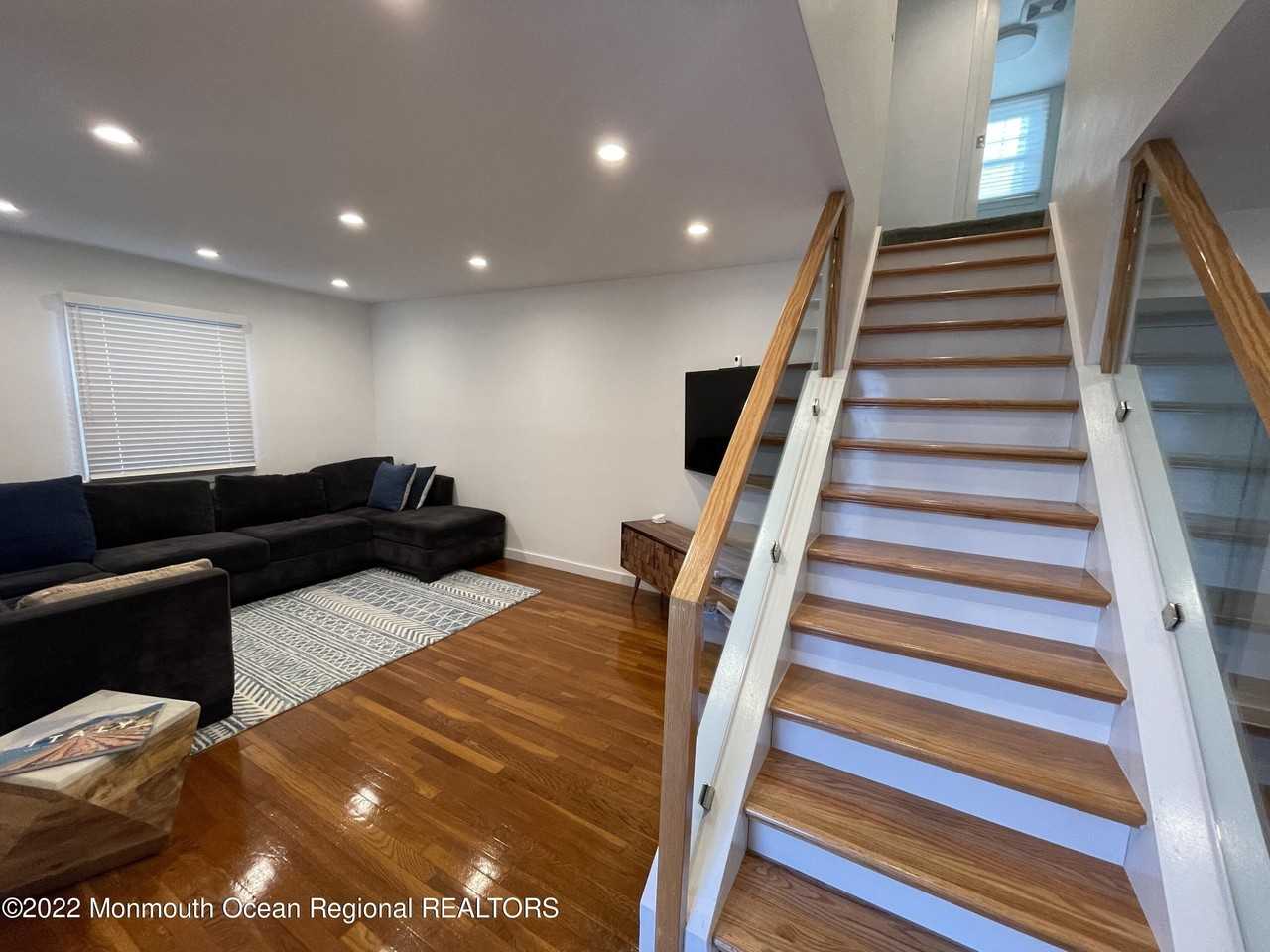 282 Berger Ave - Photo 4 of 27