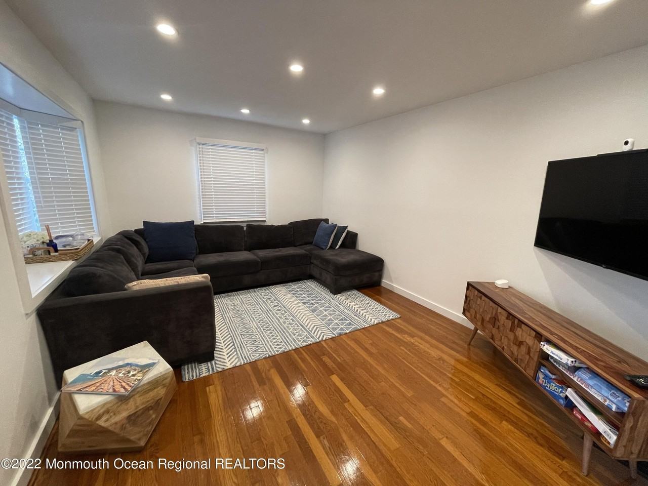 282 Berger Ave - Photo 5 of 27