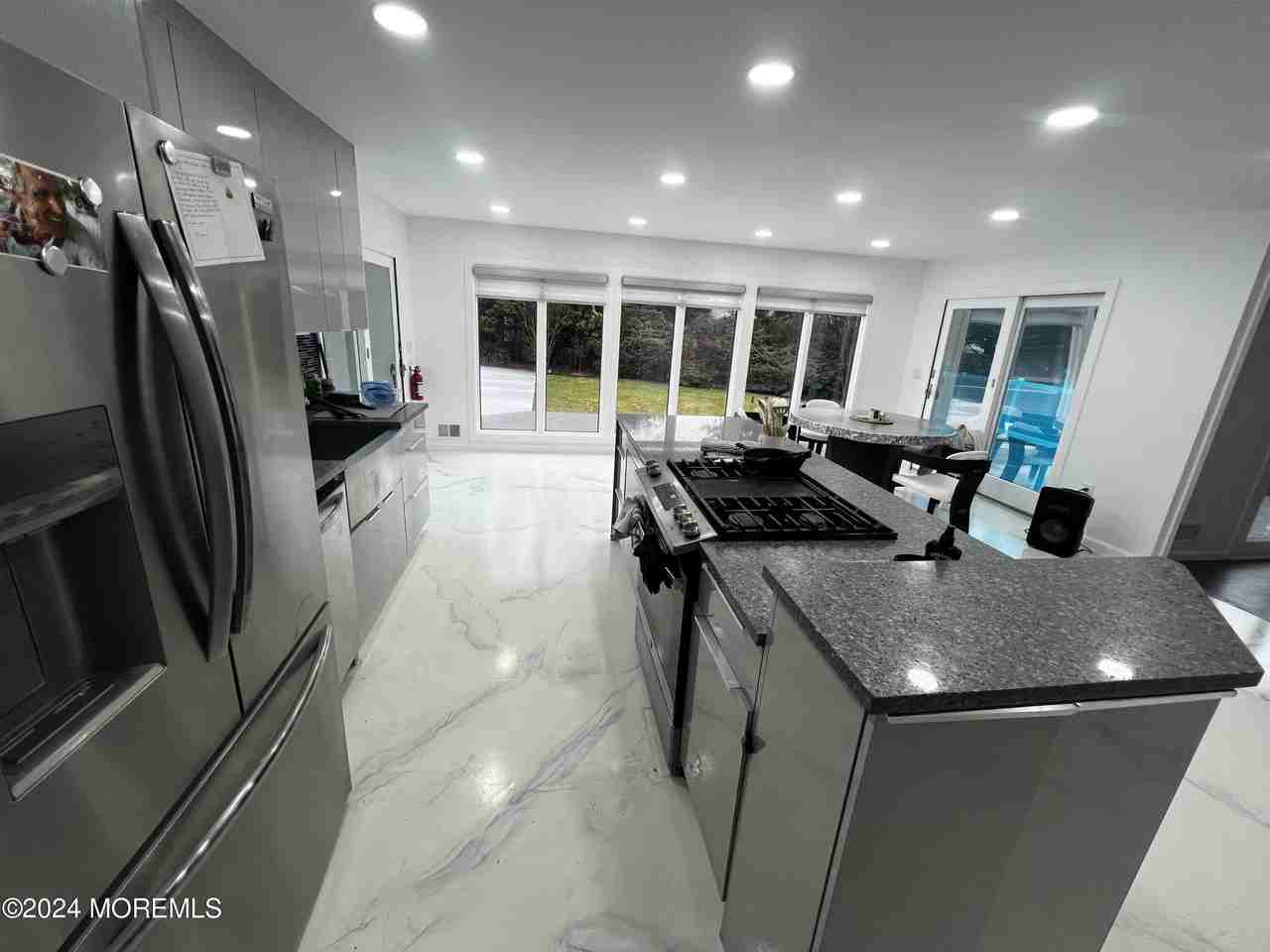 85 Locust Ave - Photo 5 of 17