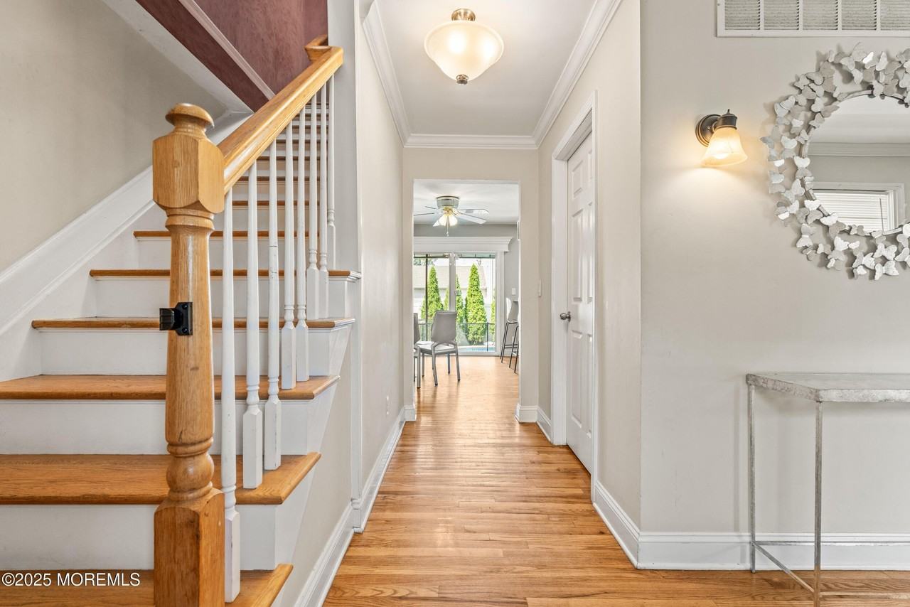 7 Linden Ave - Photo 6 of 37