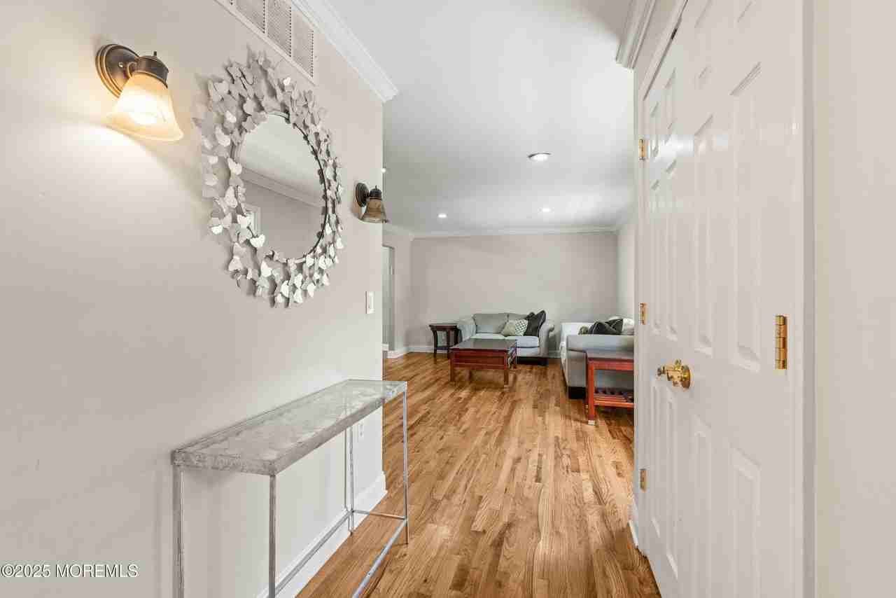 7 Linden Ave - Photo 7 of 37