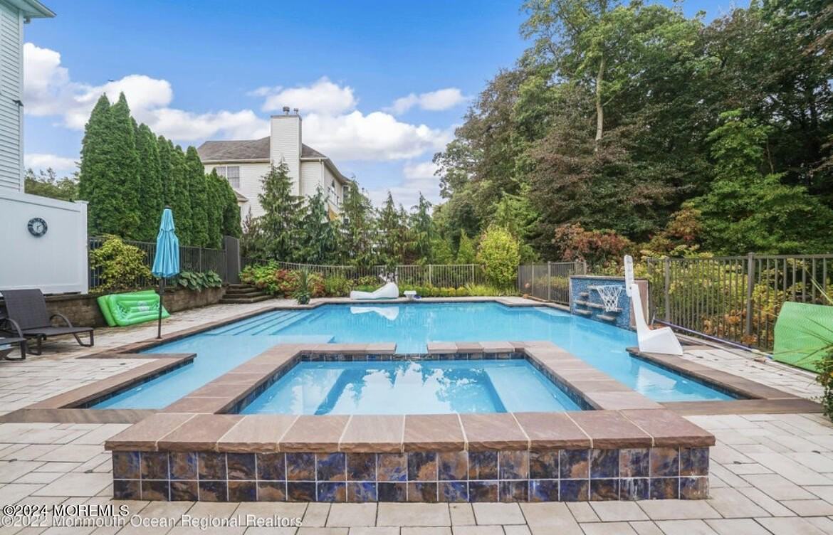 29 Northwoods Rd - Photo 3 of 34