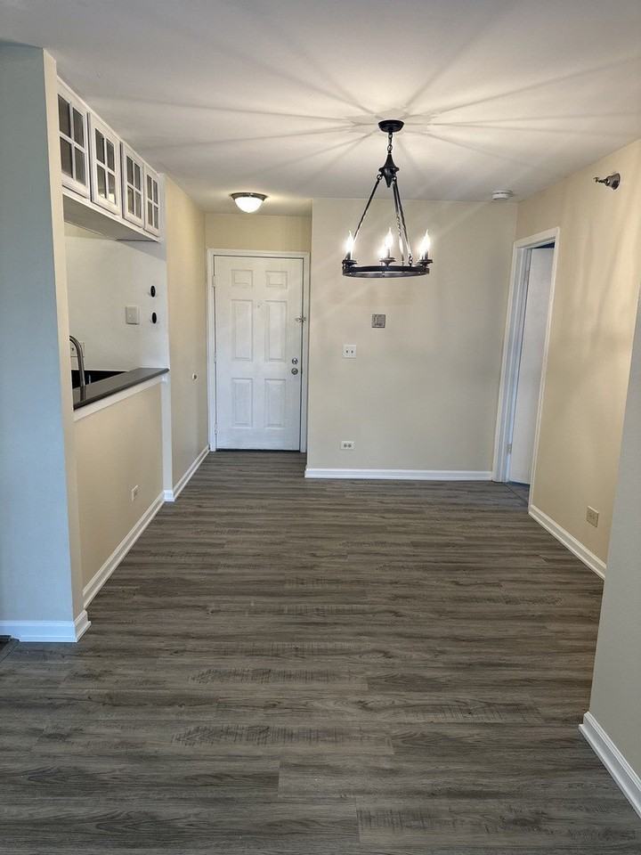 214 Glengarry Dr #201 - Photo 2 of 18