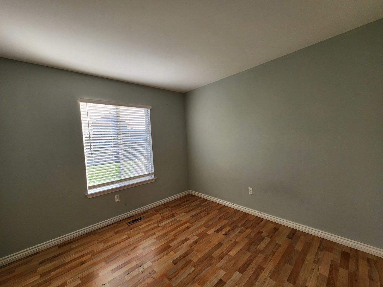 13862 Isle Royal Cir - Photo 6 of 9