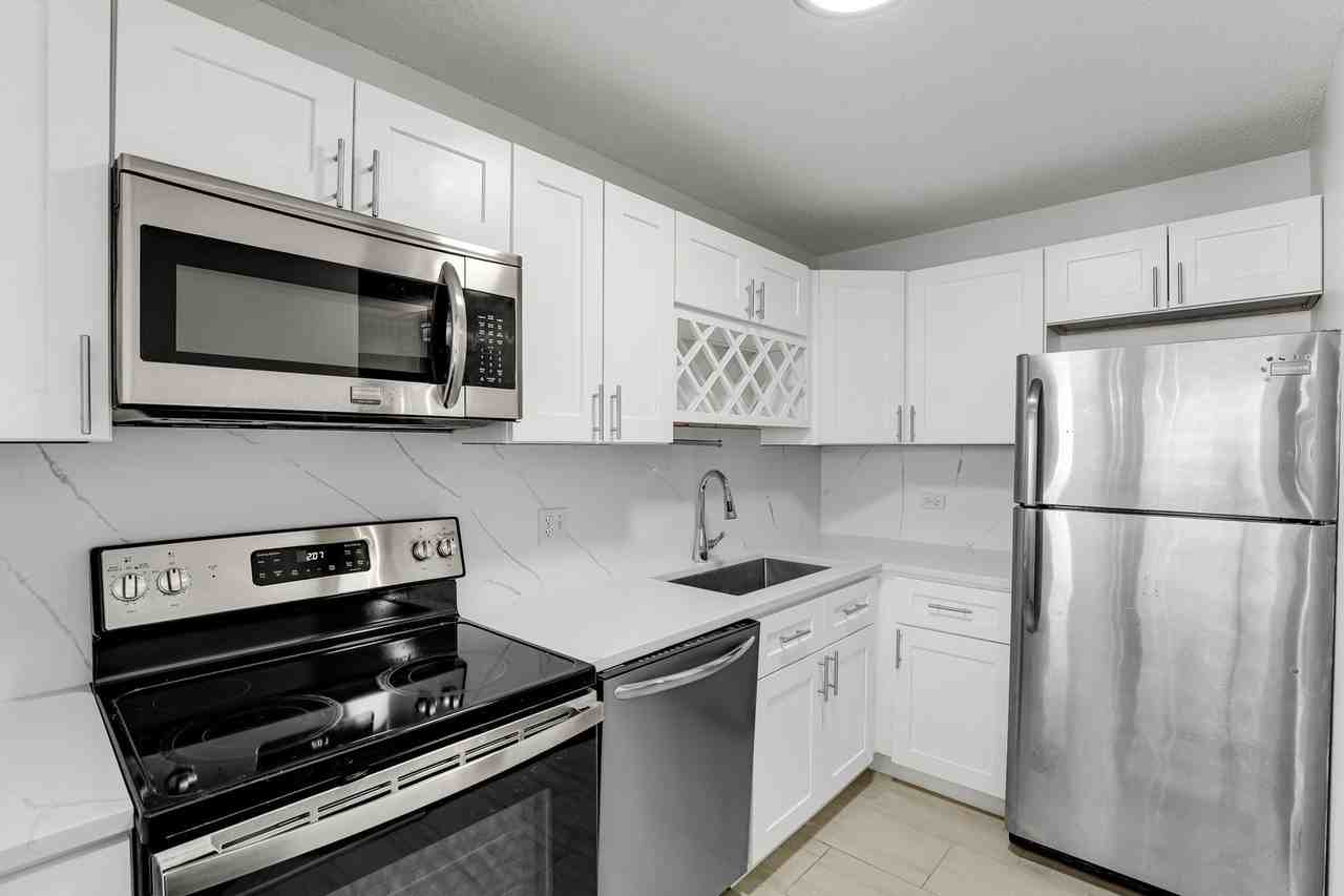 440 N Wabash Ave Apt 2708 - Photo 6 of 19