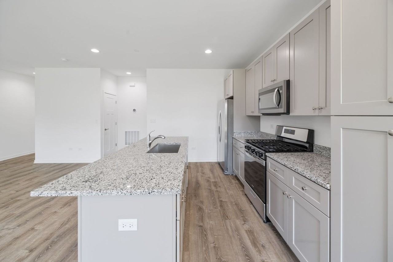 1216 Gillespie Ln - Photo 6 of 21