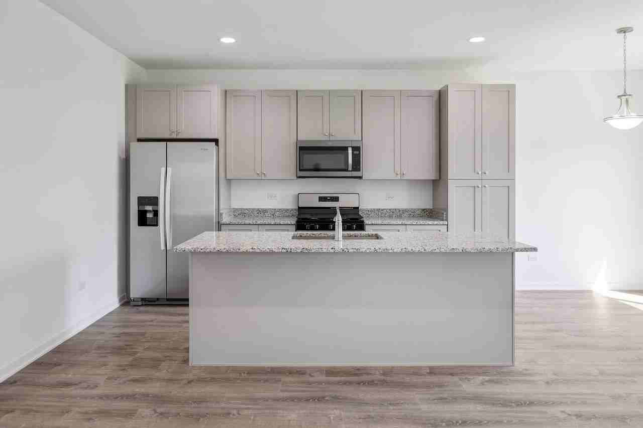 1216 Gillespie Ln - Photo 5 of 21