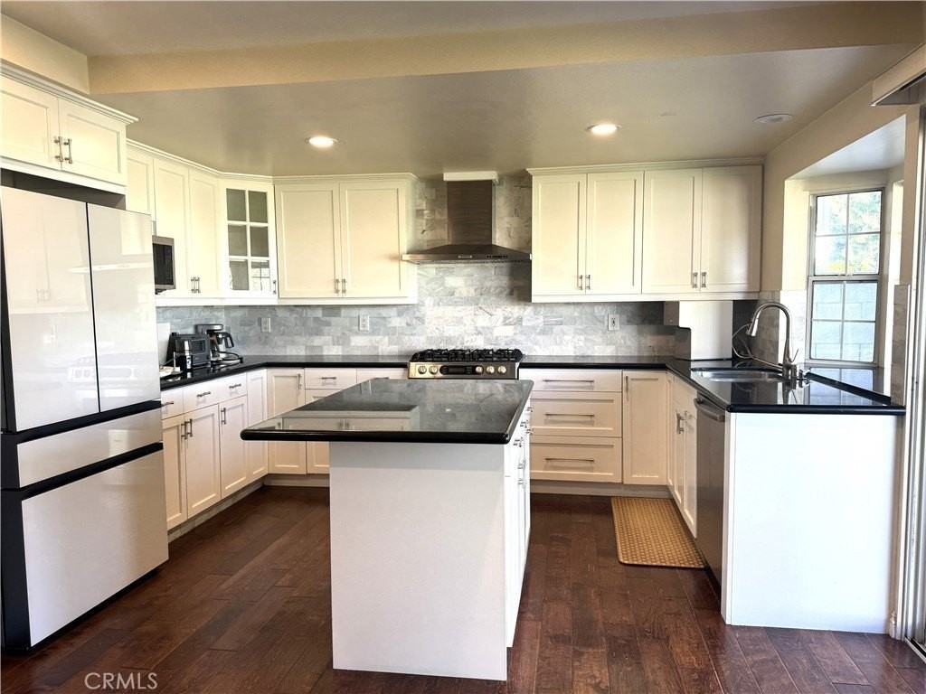 13037 Beach St - Photo 4 of 13