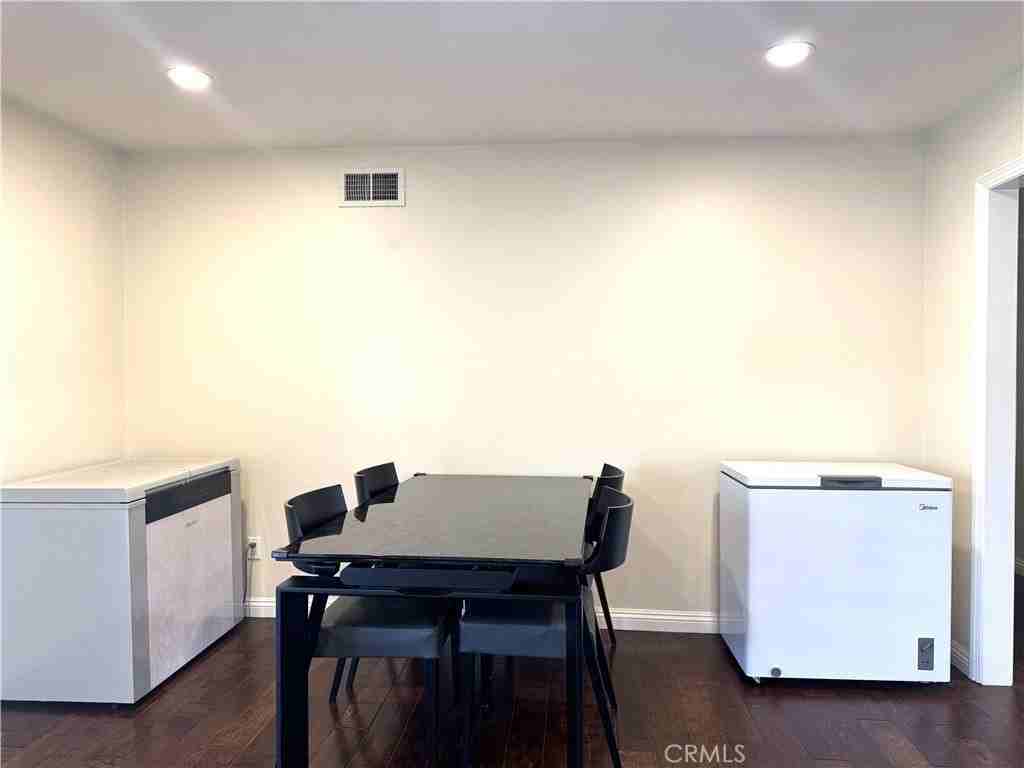 13037 Beach St - Photo 5 of 13