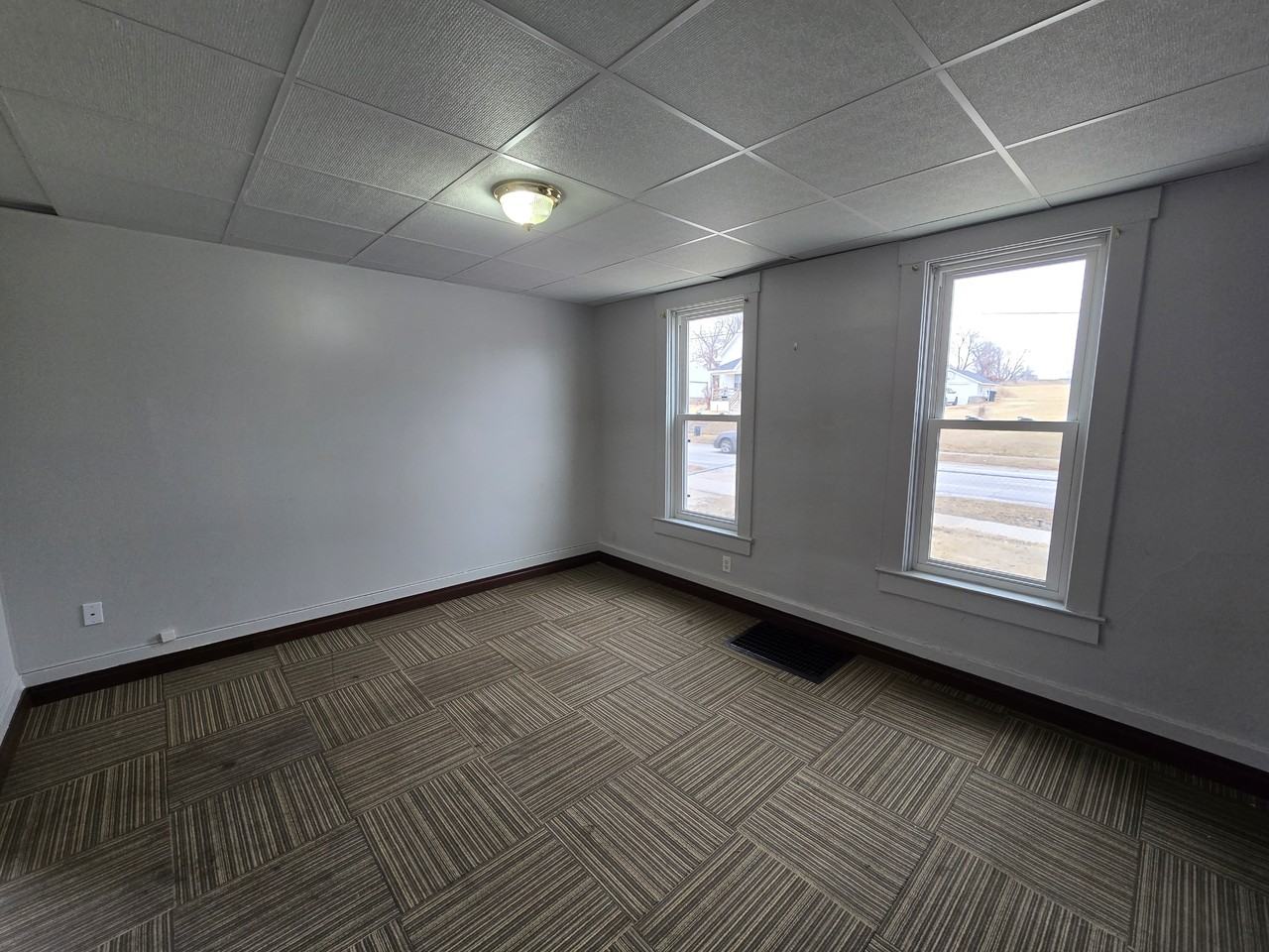 1017 19th St Se #1 - Photo 3 of 14