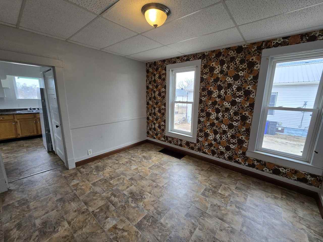 1017 19th St Se #1 - Photo 5 of 14