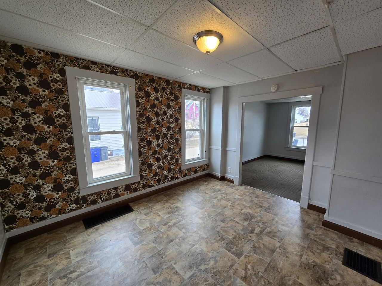 1017 19th St Se #1 - Photo 6 of 14