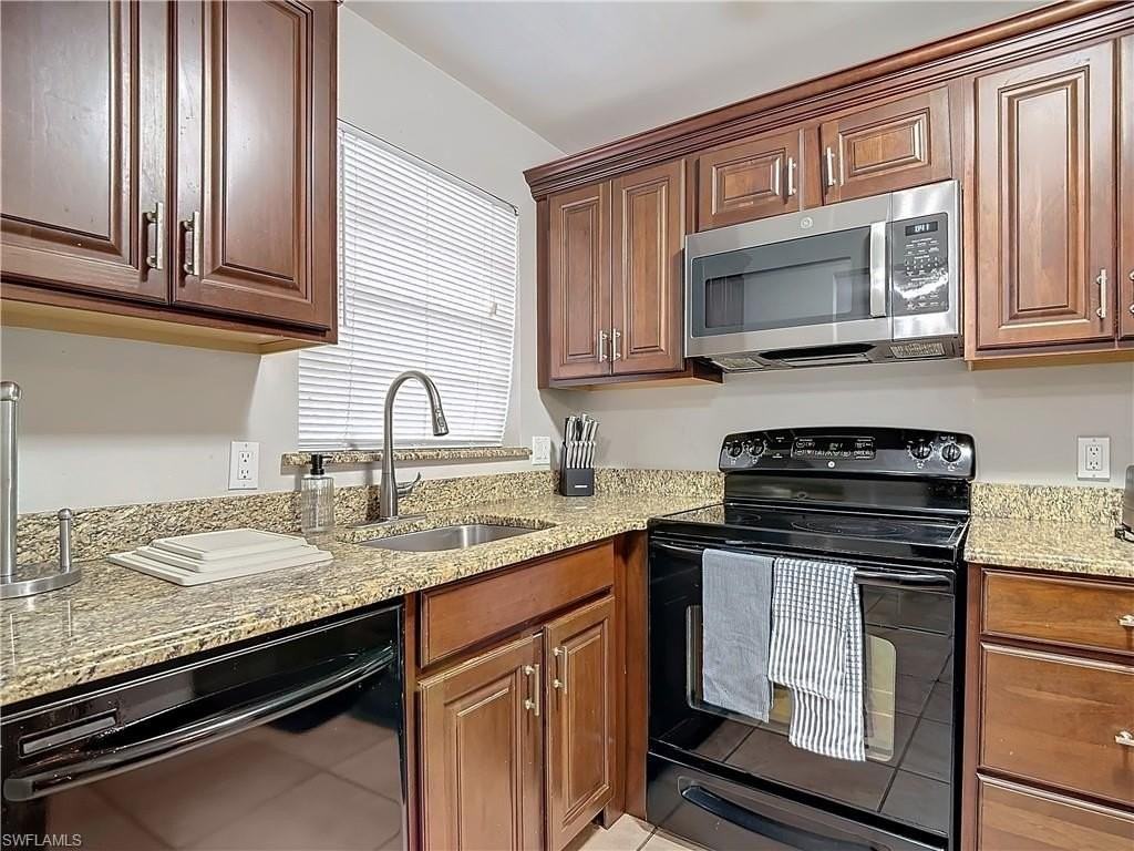 175 Turtle Lake Ct Apt 310 - Photo 6 of 34