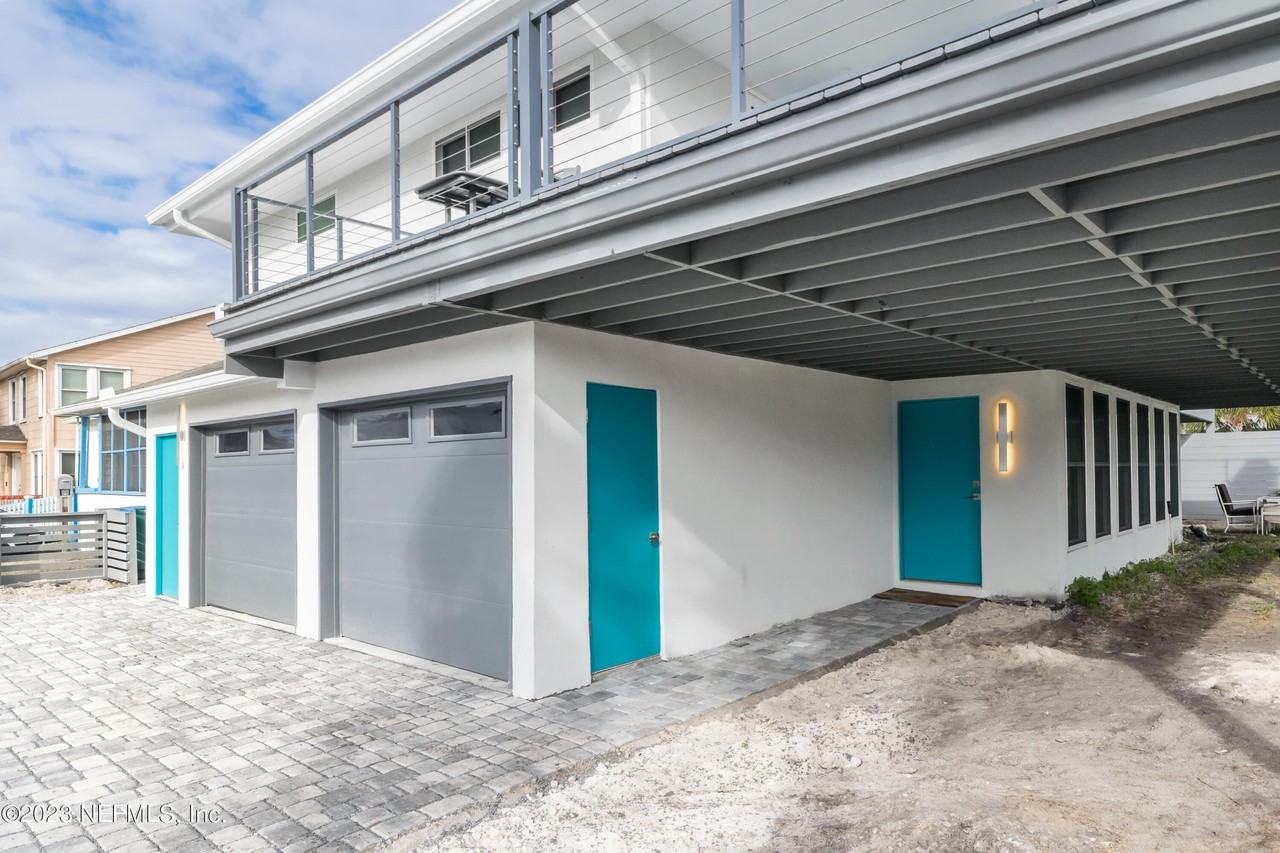 1632 Strand St - Photo 2 of 22