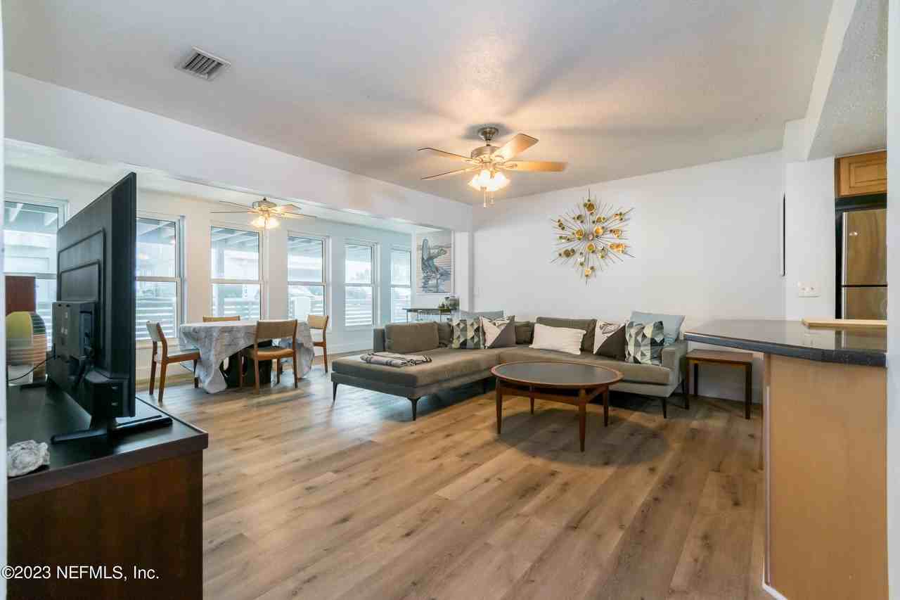 1632 Strand St - Photo 4 of 22