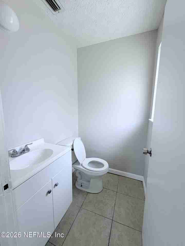 1457 Detroit St - Photo 4 of 7