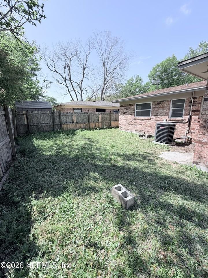 1457 Detroit St - Photo 7 of 7