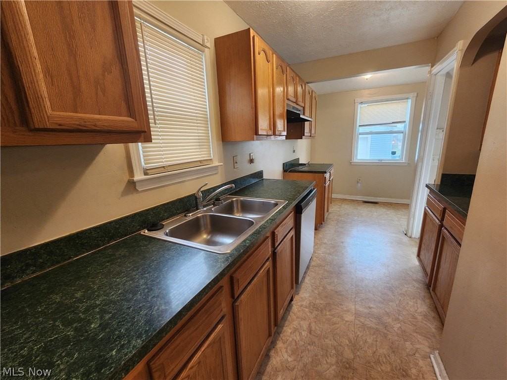 1517 Larchmont Rd - Photo 6 of 10