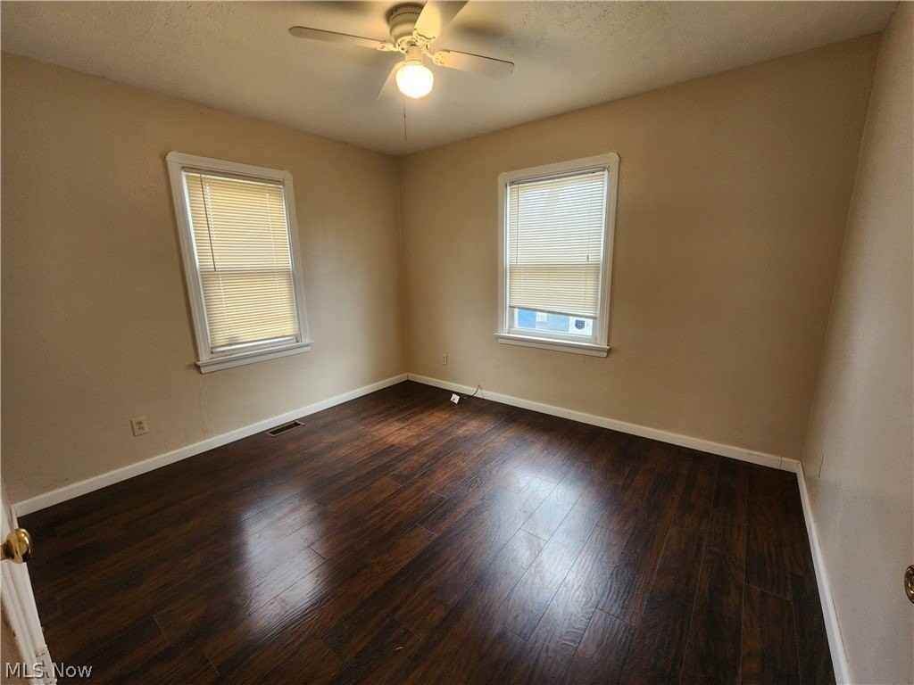 1517 Larchmont Rd - Photo 7 of 10