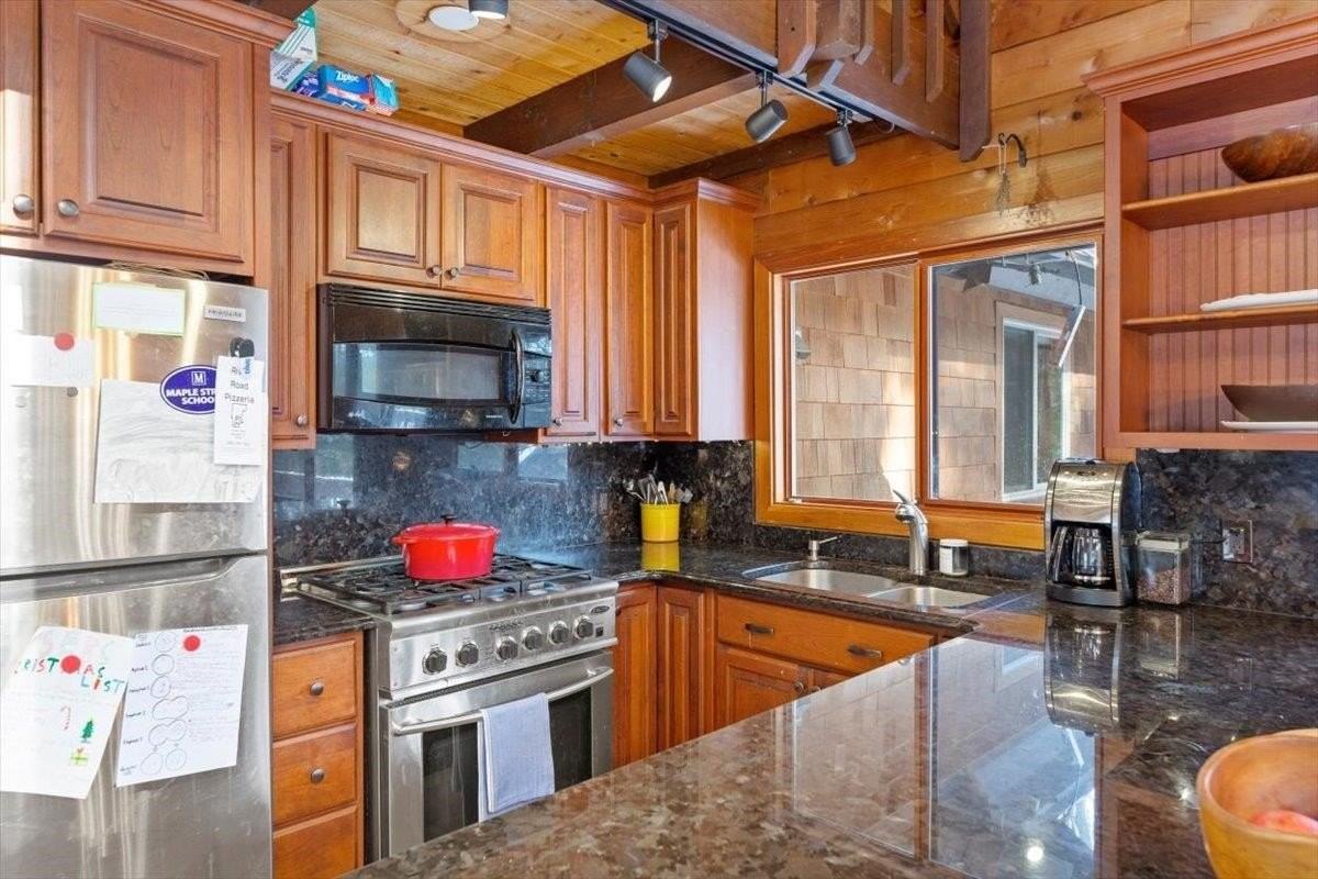 33 Strattonwald Rd - Photo 7 of 36