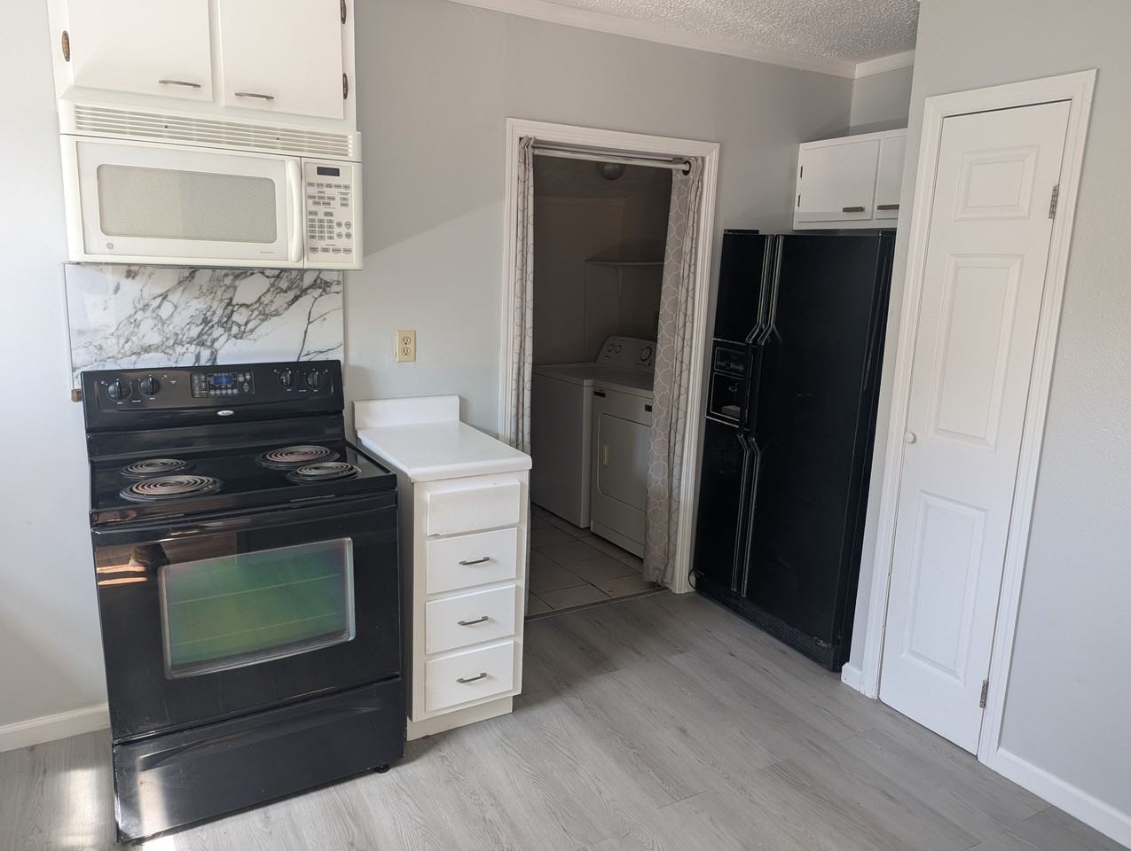 1413 Woodward St - Photo 5 of 11