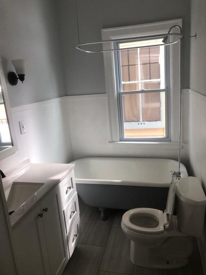 126 Oxford Ave #2 - Photo 4 of 7