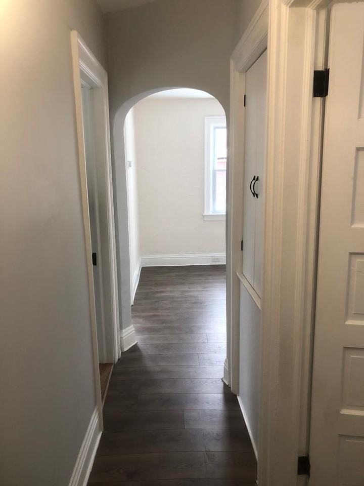 126 Oxford Ave #2 - Photo 5 of 7