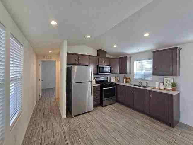 3825 N Nellis Blvd Trlr 8 #8 - Photo 2 of 7