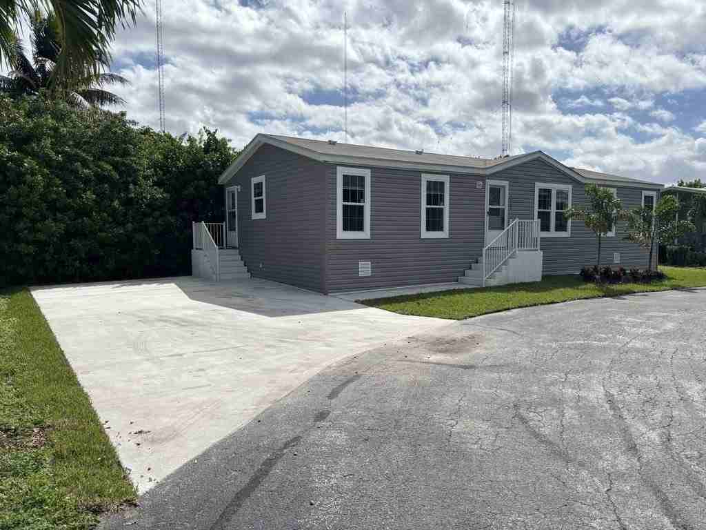 3447 Sw 50th Ln #0E12 - Photo 2 of 21