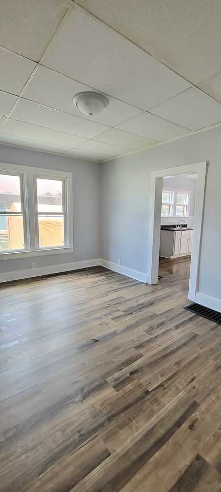 207 Lincoln St - Photo 3 of 8