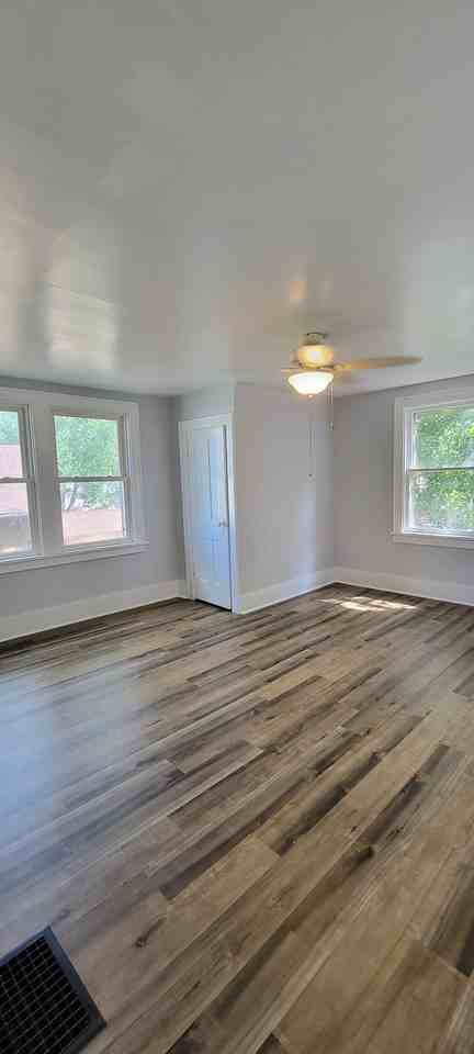 207 Lincoln St - Photo 6 of 8