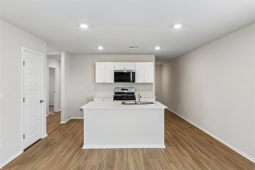 Sw 31st St - Photo 3 of 20