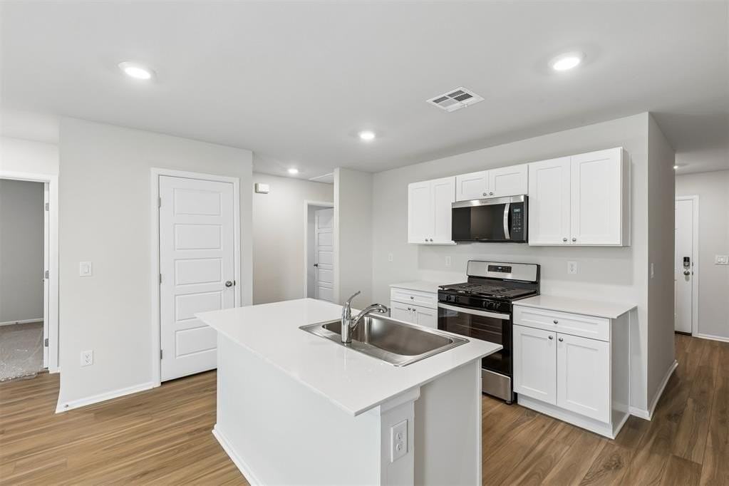 Sw 31st St - Photo 4 of 20