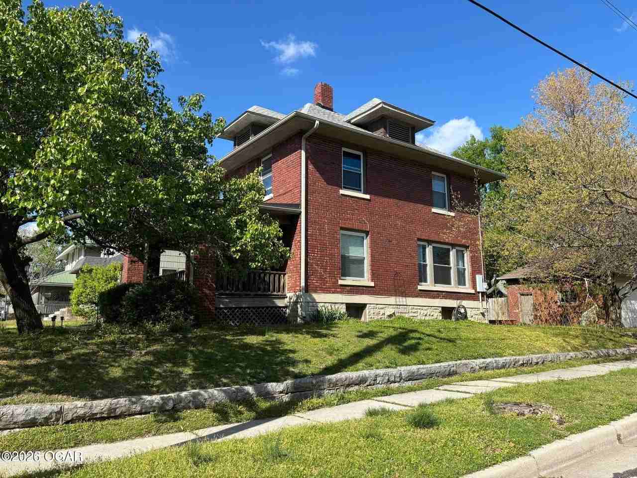 501 N Moffet Ave - Photo 2 of 33