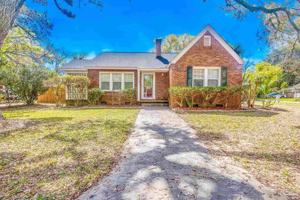 featured image of 1701 E Bobe St