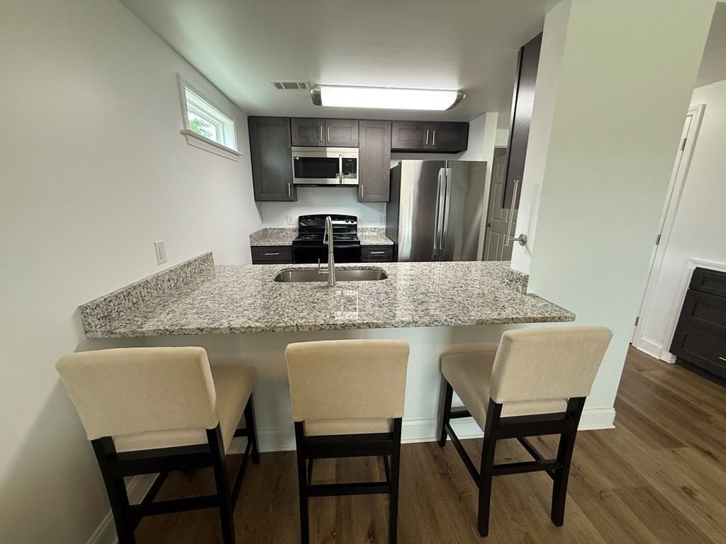 512 E Madison St - Photo 6 of 19